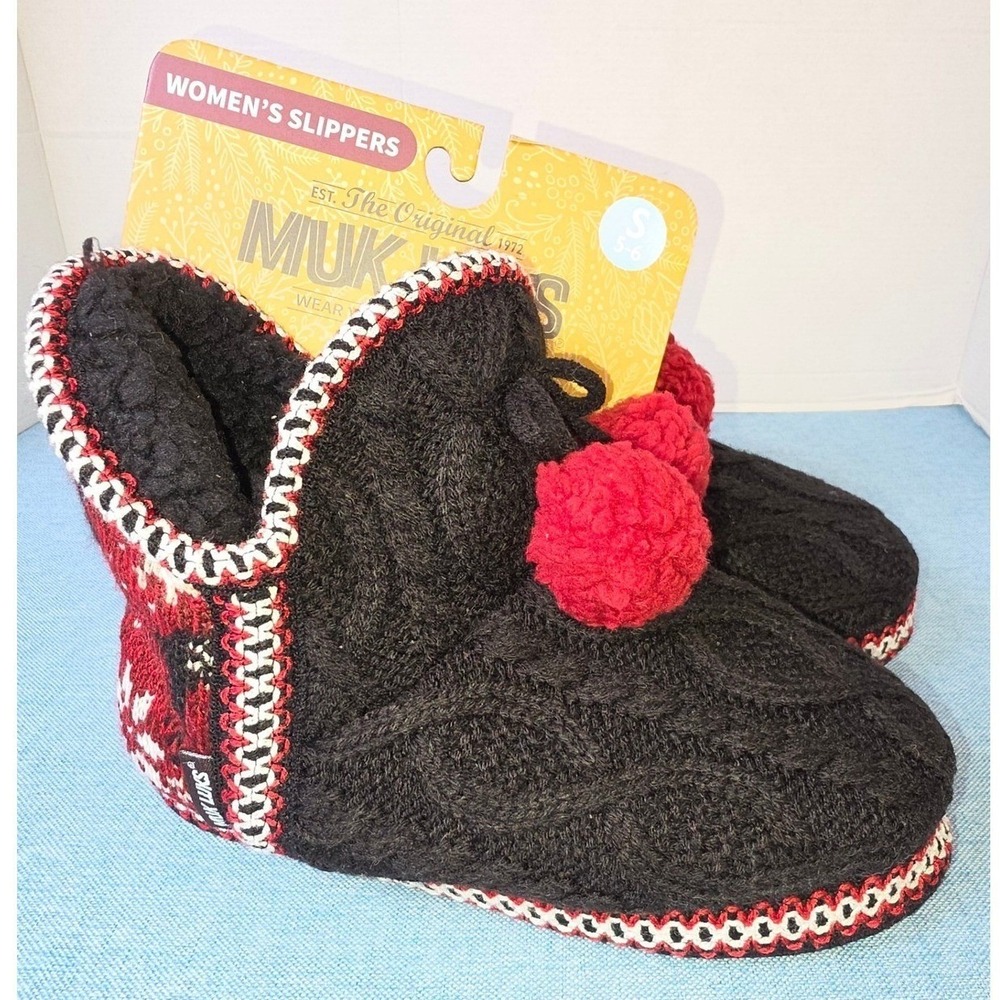 Muk Luks Womens Slipper Boots Black Red Fair Isle Reindeer Pom Poms Size S 5-6